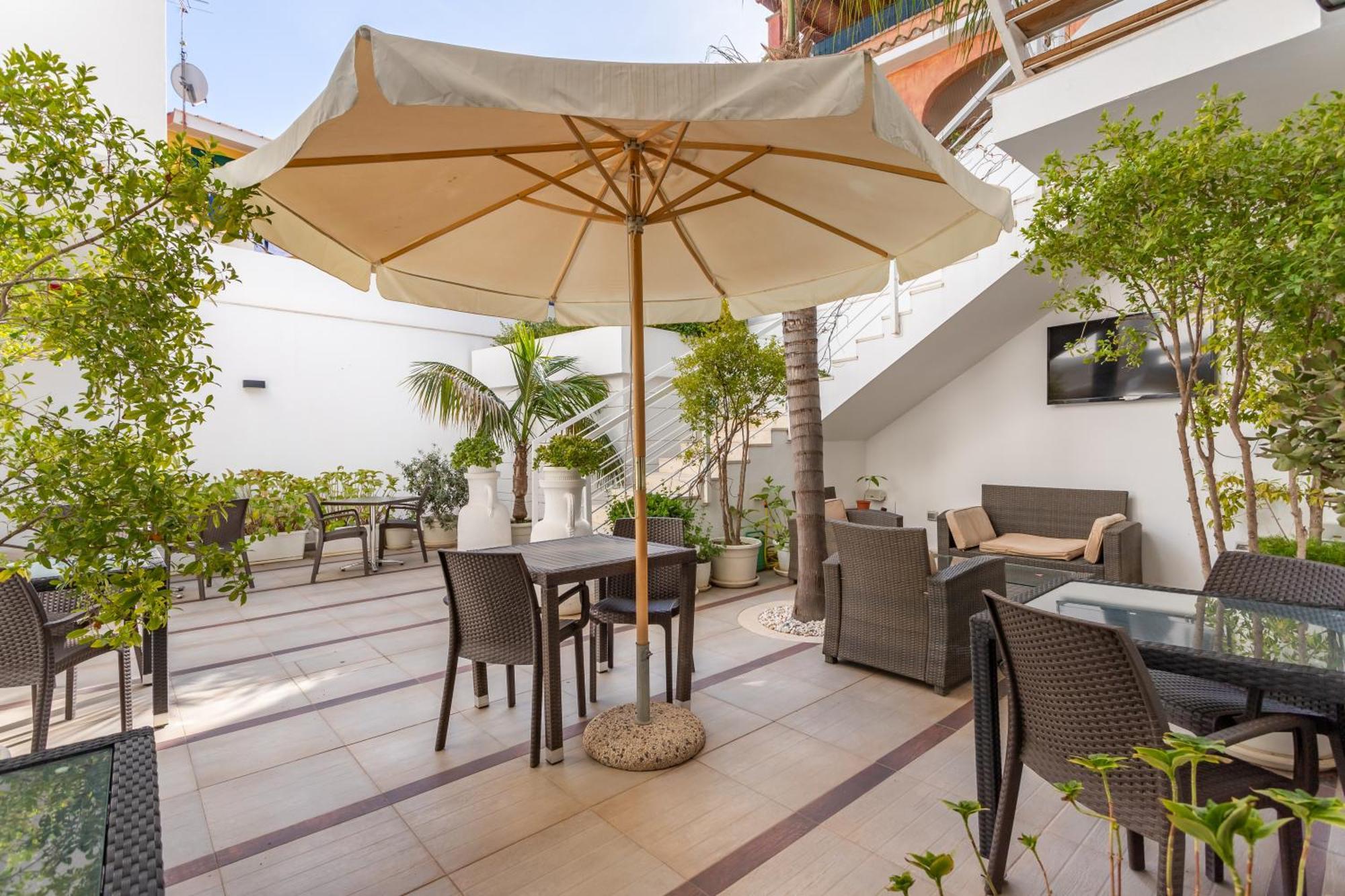 Hotel Belvir Villasimius Exterior photo